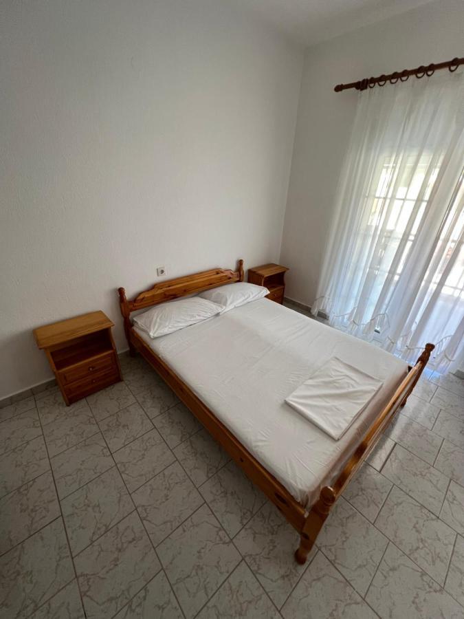 Atlantis Apartments Nea Vrasna Ngoại thất bức ảnh