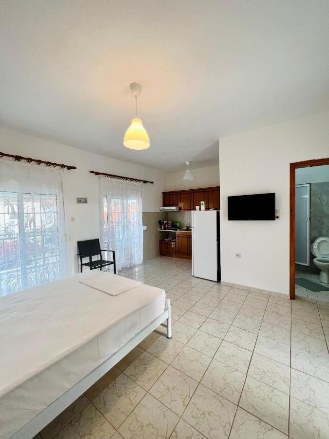 Atlantis Apartments Nea Vrasna Ngoại thất bức ảnh