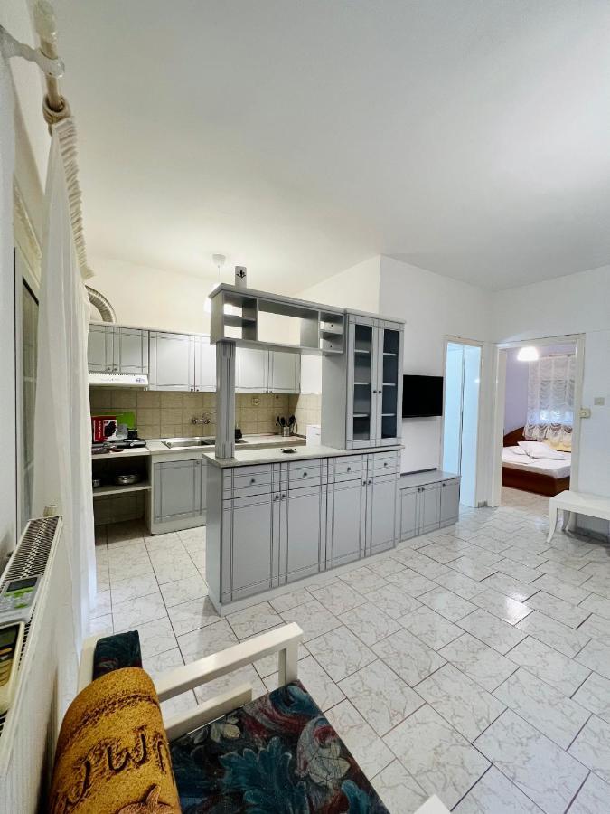 Atlantis Apartments Nea Vrasna Ngoại thất bức ảnh
